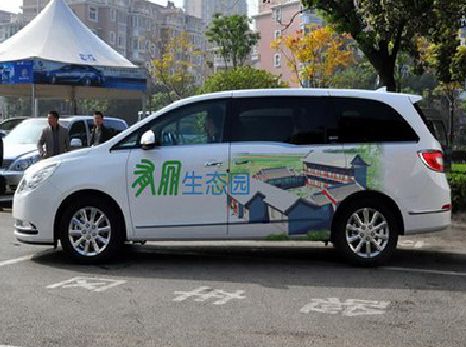 如皋户外车贴喷绘如何保持效果?